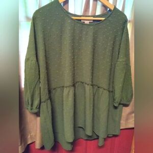 Charlie Paige Olive green flowy tunic